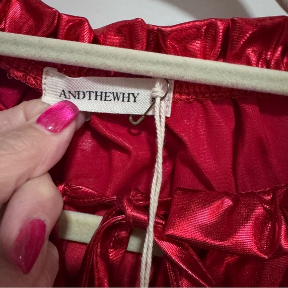 And the Why - beautiful red blouse - size M -  NWT - Picture 16 of 16